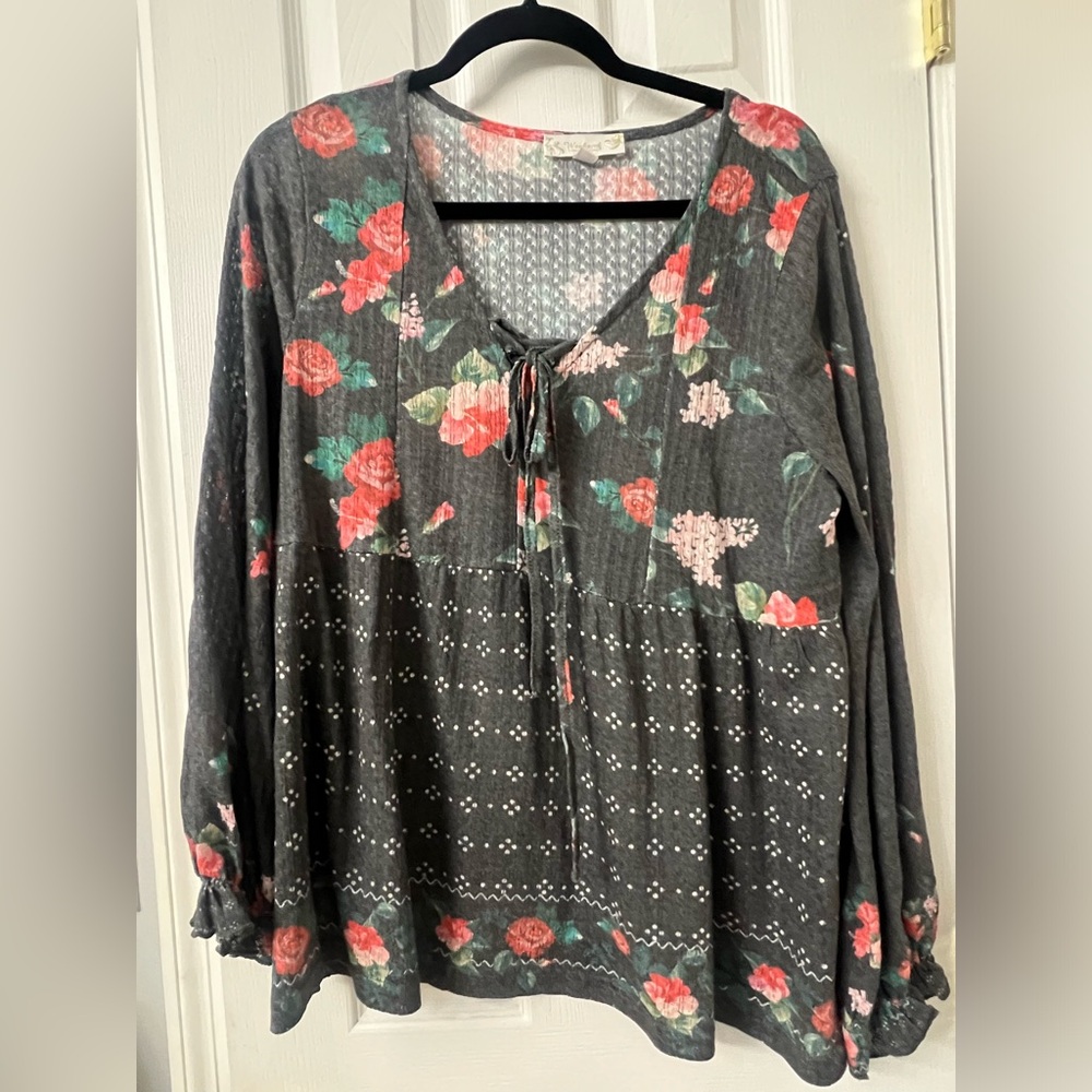 NWOT Suzanne Betro Weekend floral top XL